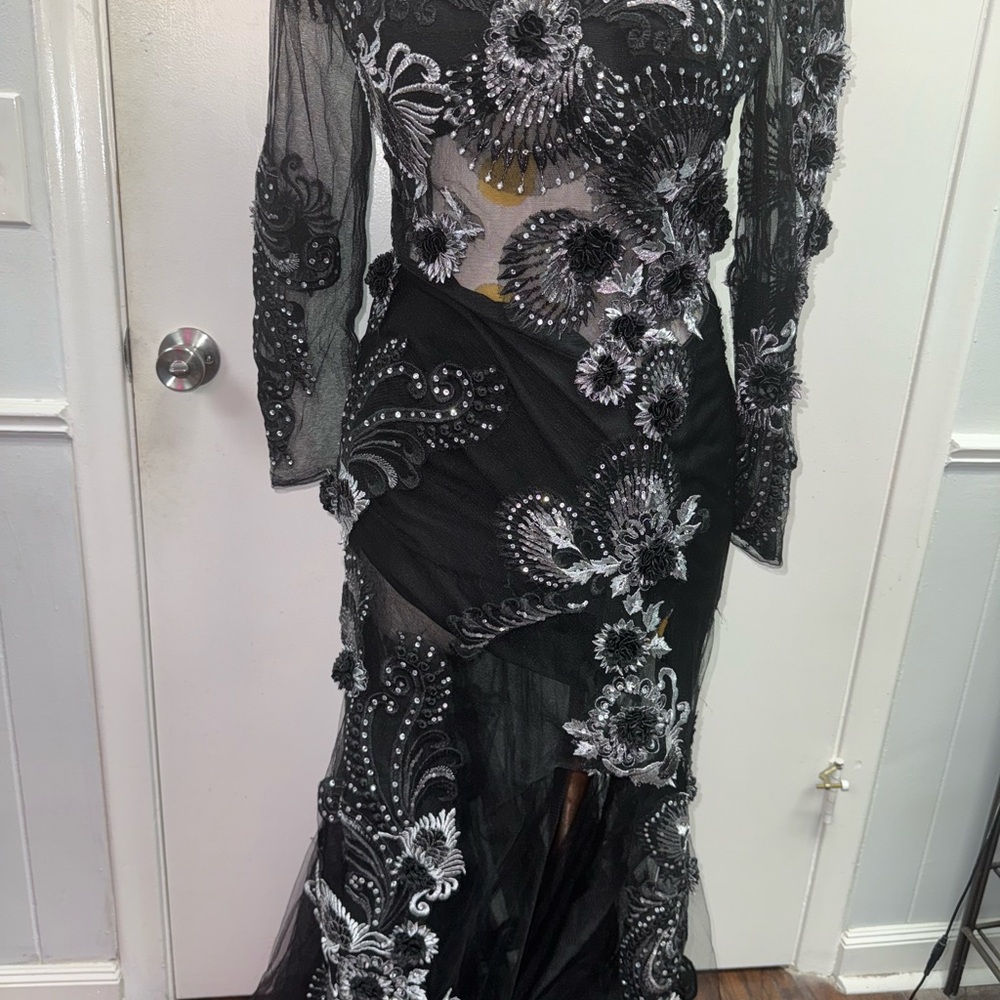 Black Label Black and White Floral Long Sleeve Dress